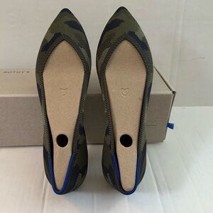 ✨EUC✨ Rothy’s The Point – Spruce Camo (Size 10.5)